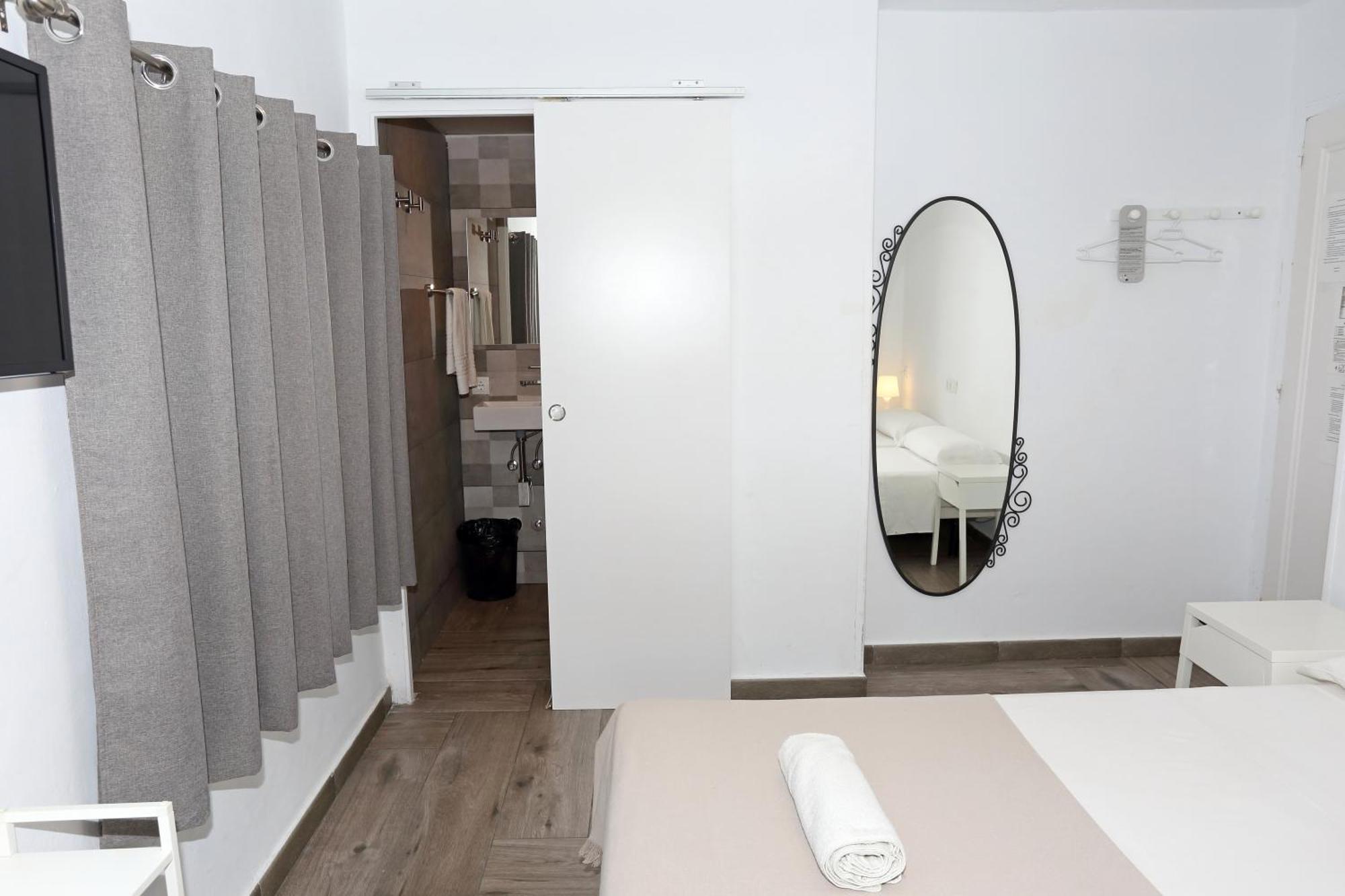 Hostal Costa مدينة إيبيزا المظهر الخارجي الصورة